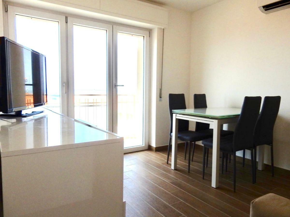 Attico Al Mare Apartment Viareggio Bagian luar foto