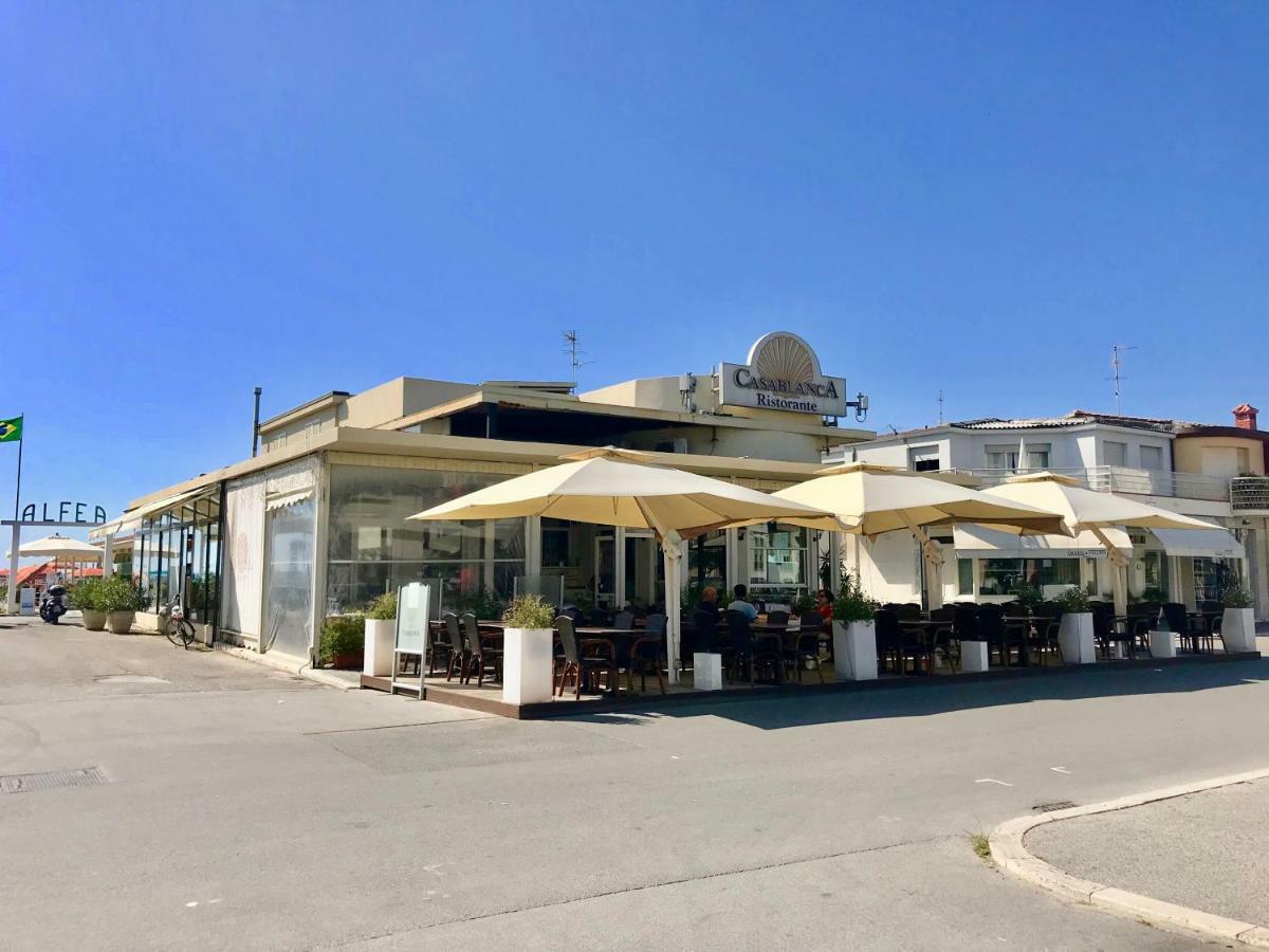 Attico Al Mare Apartment Viareggio Bagian luar foto